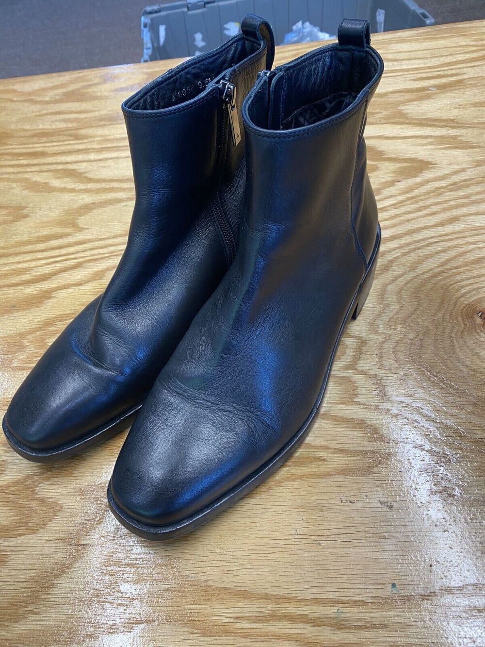 Aquatalia Ankle Boots Women's 9.5 Black Leather Side Zip Block Heels S32